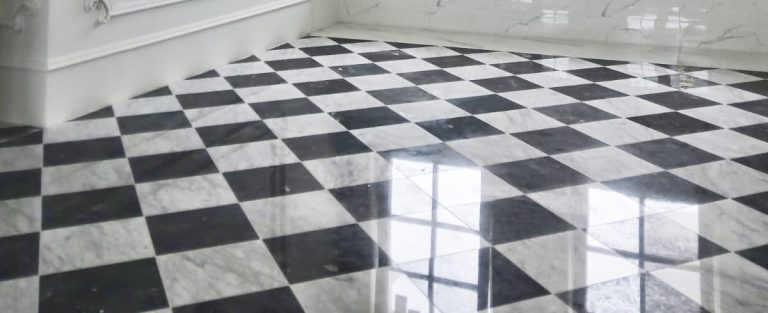 Szachownica Nero Marquina i Bianco Carrara