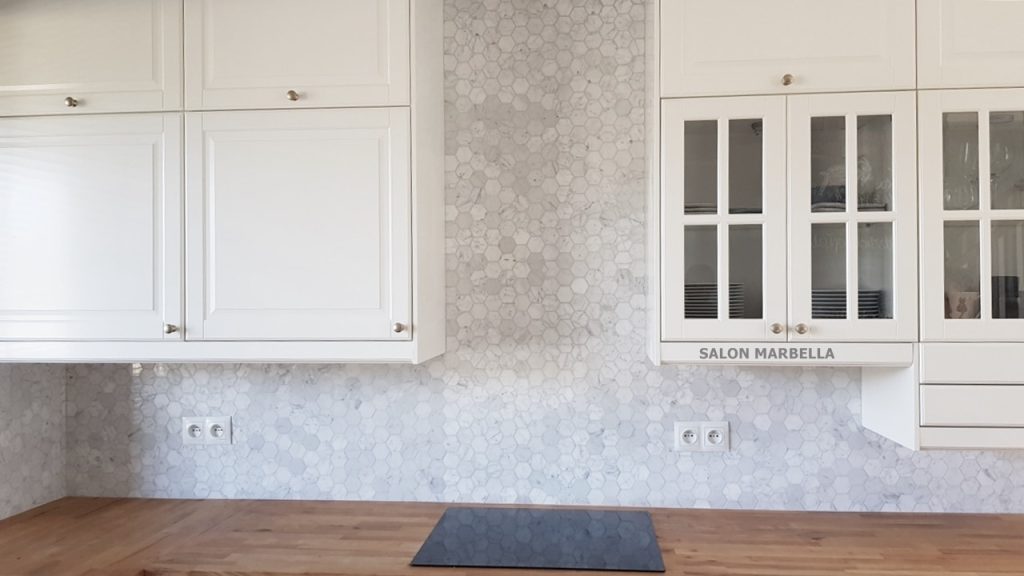 Bianco Carrara C Hexagon – kuchnia, backsplash, Stronie