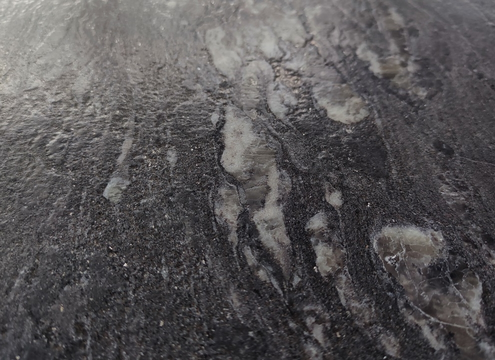 Cosmic-Black-L-Antico